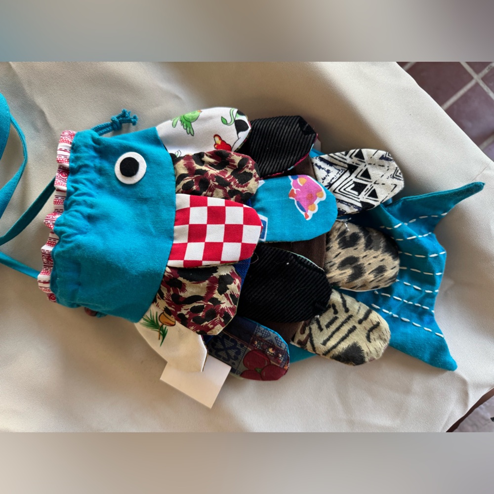 Colorful Patchwork Fish-Shaped Bag Artisanal - image 2